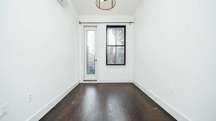 Rented by Nooklyn NYC LLC | media 48