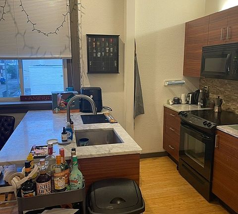 4th image of 3122 W Clay St APT 16