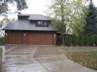 1404 Bluebill Bay Rd, Burnsville, MN 55306