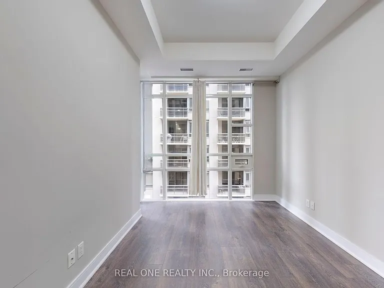 150 Main St W #613 — Photo 14
