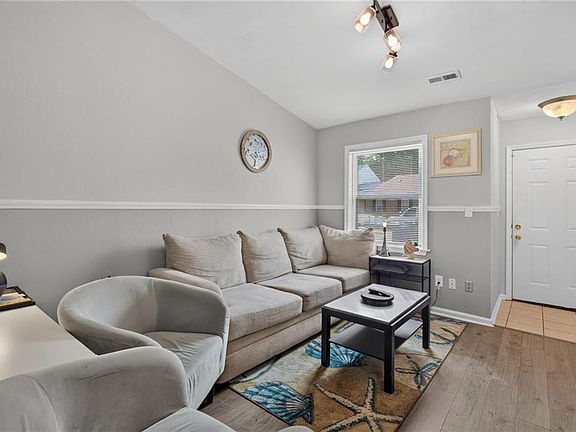 5th image of 5124 Condor St