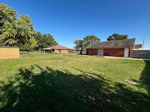 5th image of 800 N Terrace Dr