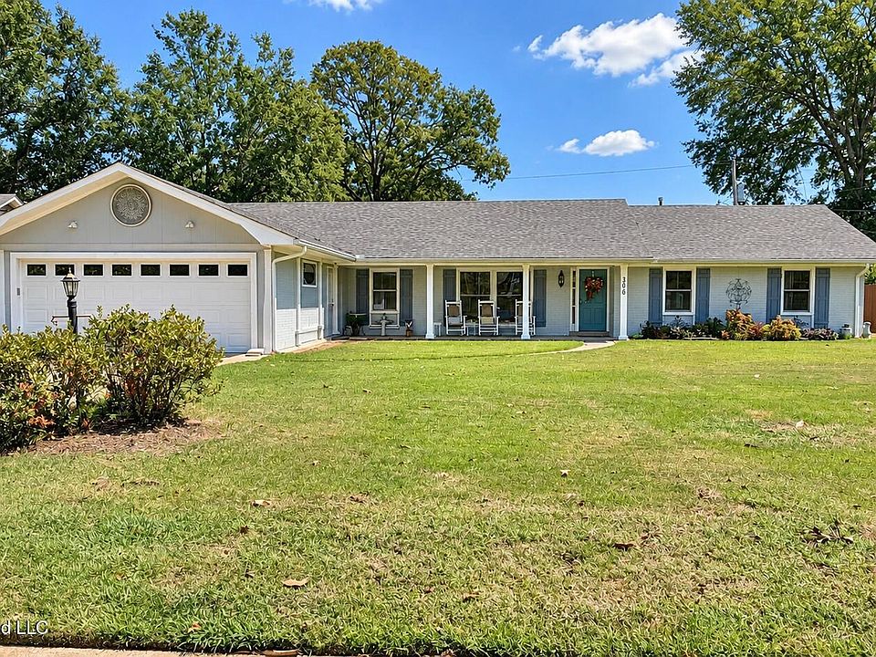 1st image of 306 Oak Grove Dr