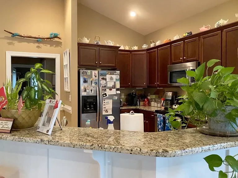 110 Shore Ct — Photo 8