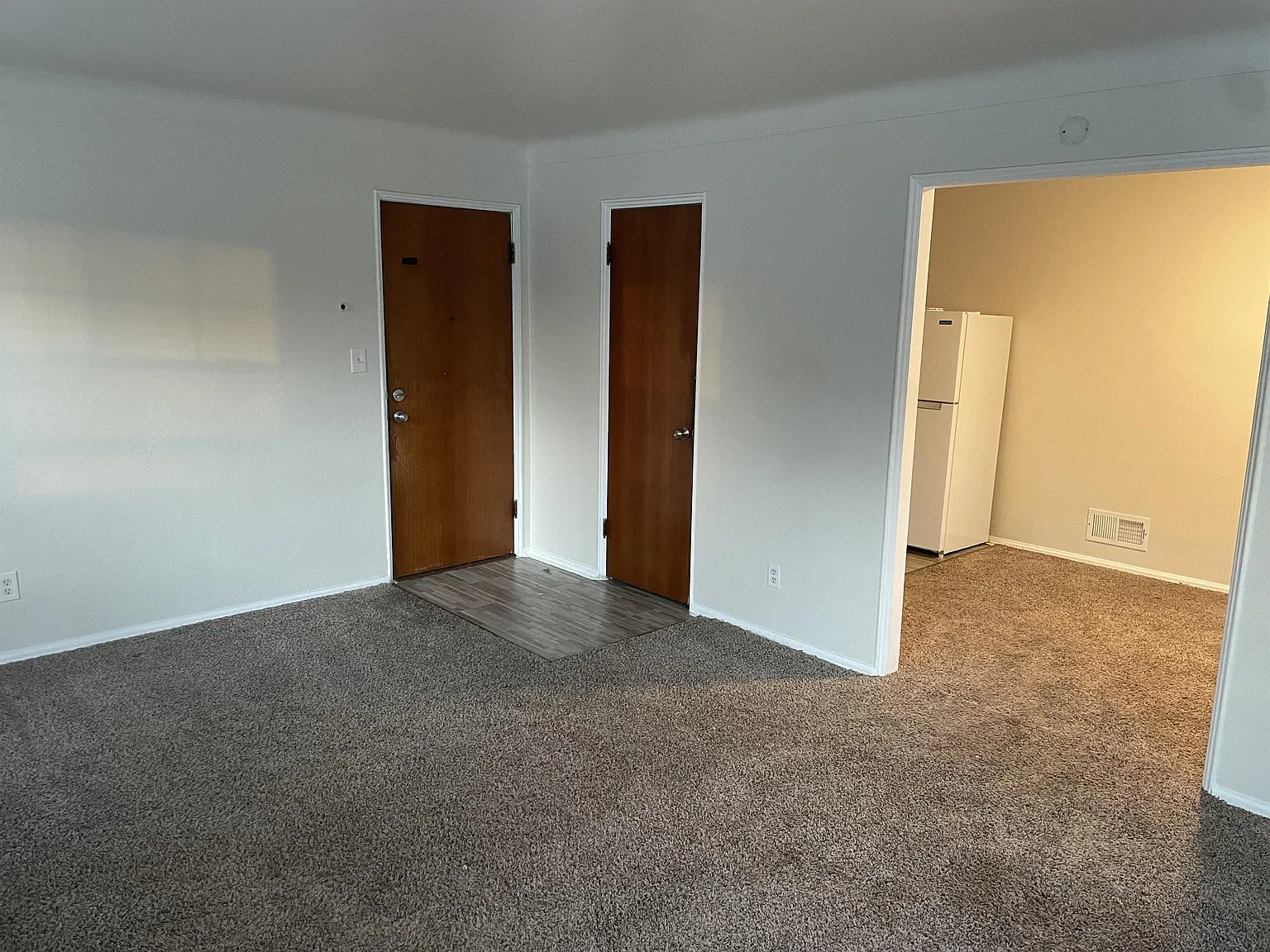 2978 Densmore Dr — Photo 4