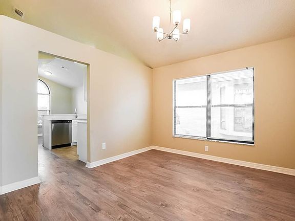 4th image of 294 Lakebreeze Cir #32746