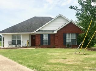 44 White Oak Ct, Deatsville, AL 36022