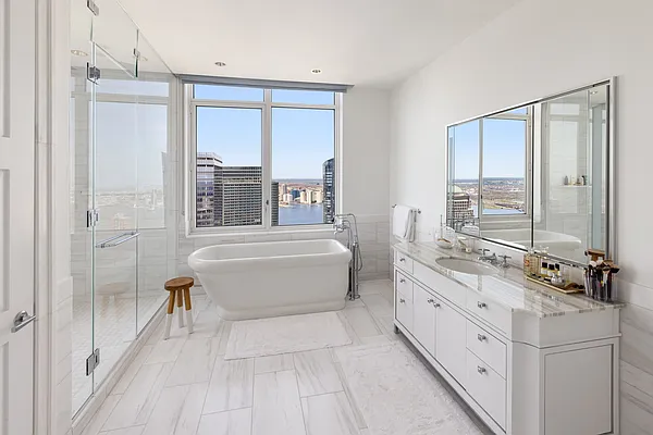 Sold by Compass | media 21