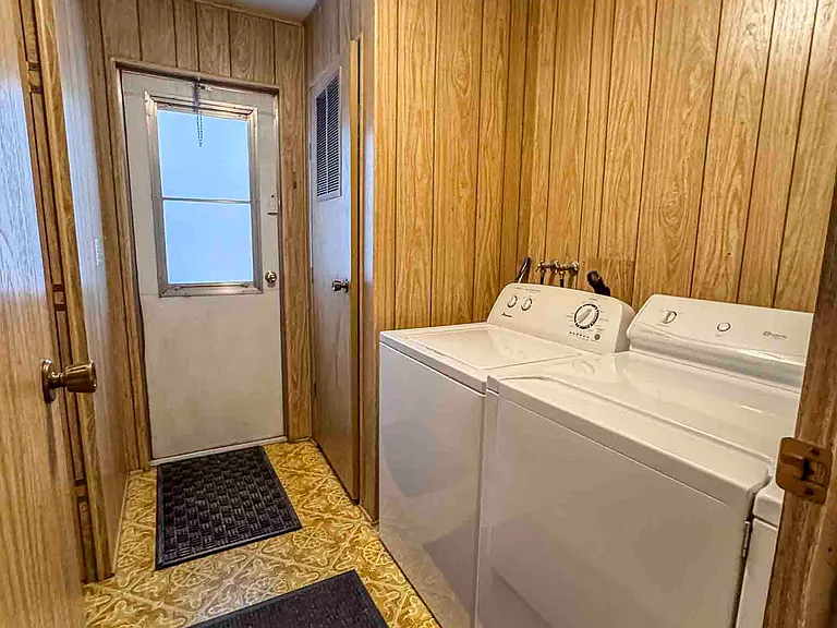 1270 Kingslane Ct — Photo 17
