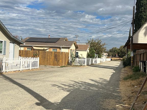 Unit is at the very end of this driveway. Do not disturb other residents.