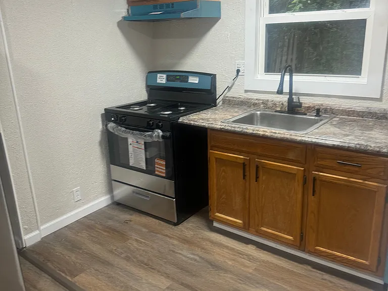24 Waldeck St #1 — Photo 8