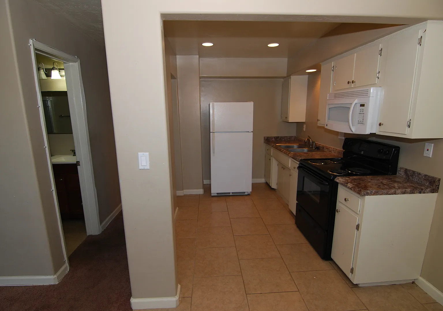 216DELMAR — Photo 3