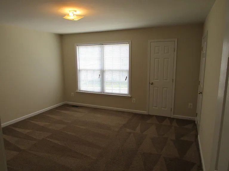 14835 Porterfield Dr — Photo 41
