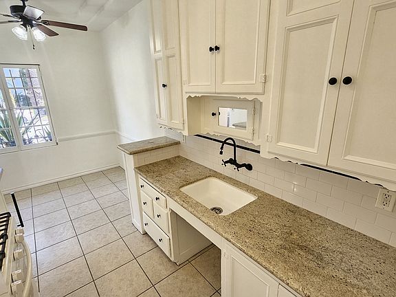 4th image of 355 S Cochran Ave APT 102