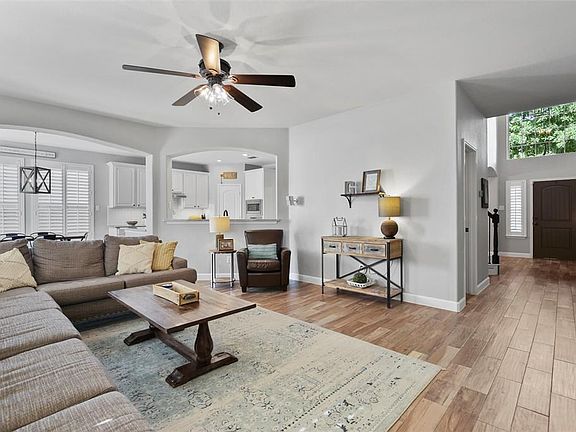 3rd image of 5105 Timber Park Dr