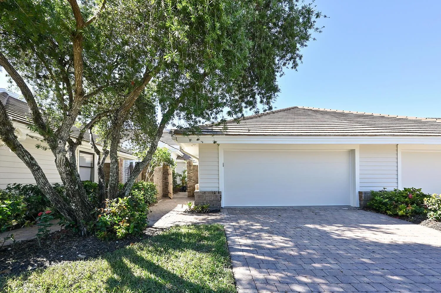 2 bed, 1607 sqft, $12,000 — Photo 3