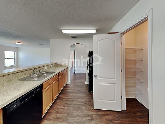 3rd image of 750 Chatham Walk Dr
