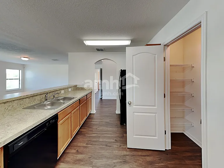 750 Chatham Walk Dr — Photo 3