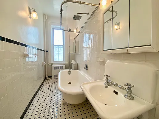 Rented by Dwell Residential Inc | media 20