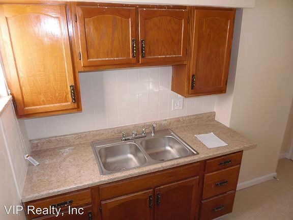 5th image of 4155 Sullivant Ave