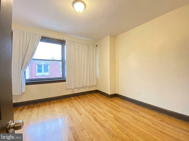 1839 N Bouvier St #B — Photo 15