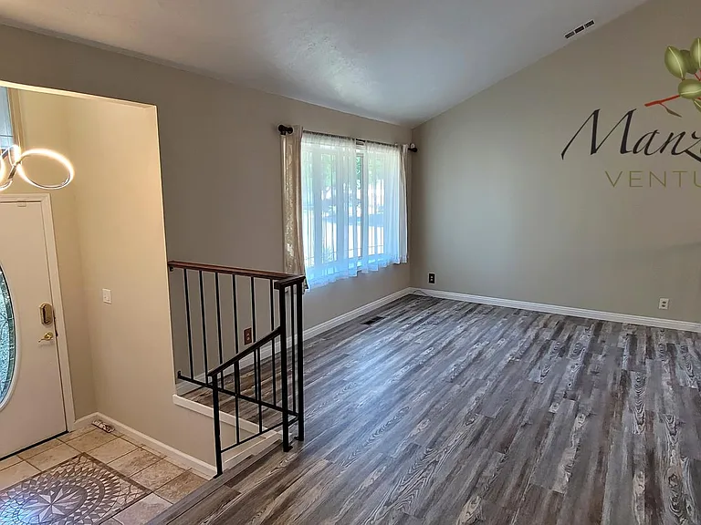 152 Redwood Ave — Photo 7