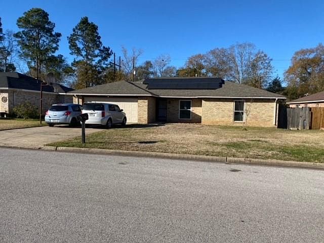 1st image of 1711 Crest Hill Dr