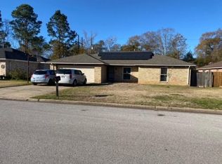 1711 Crest Hill Dr, Conroe, TX 77301