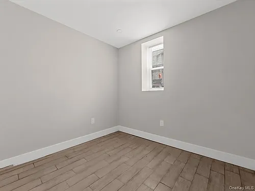1366 Balcom Ave #1 Photo 1
