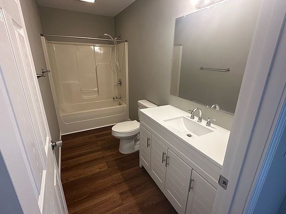 2nd image of 2306 E Lakeview Dr APT 514