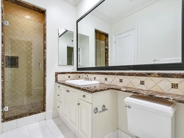 En-suite bath for bedroom two