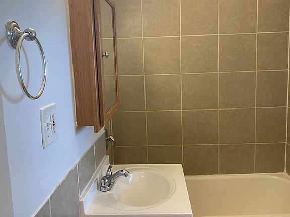5th image of 5605 W Wabansia Ave #3Z