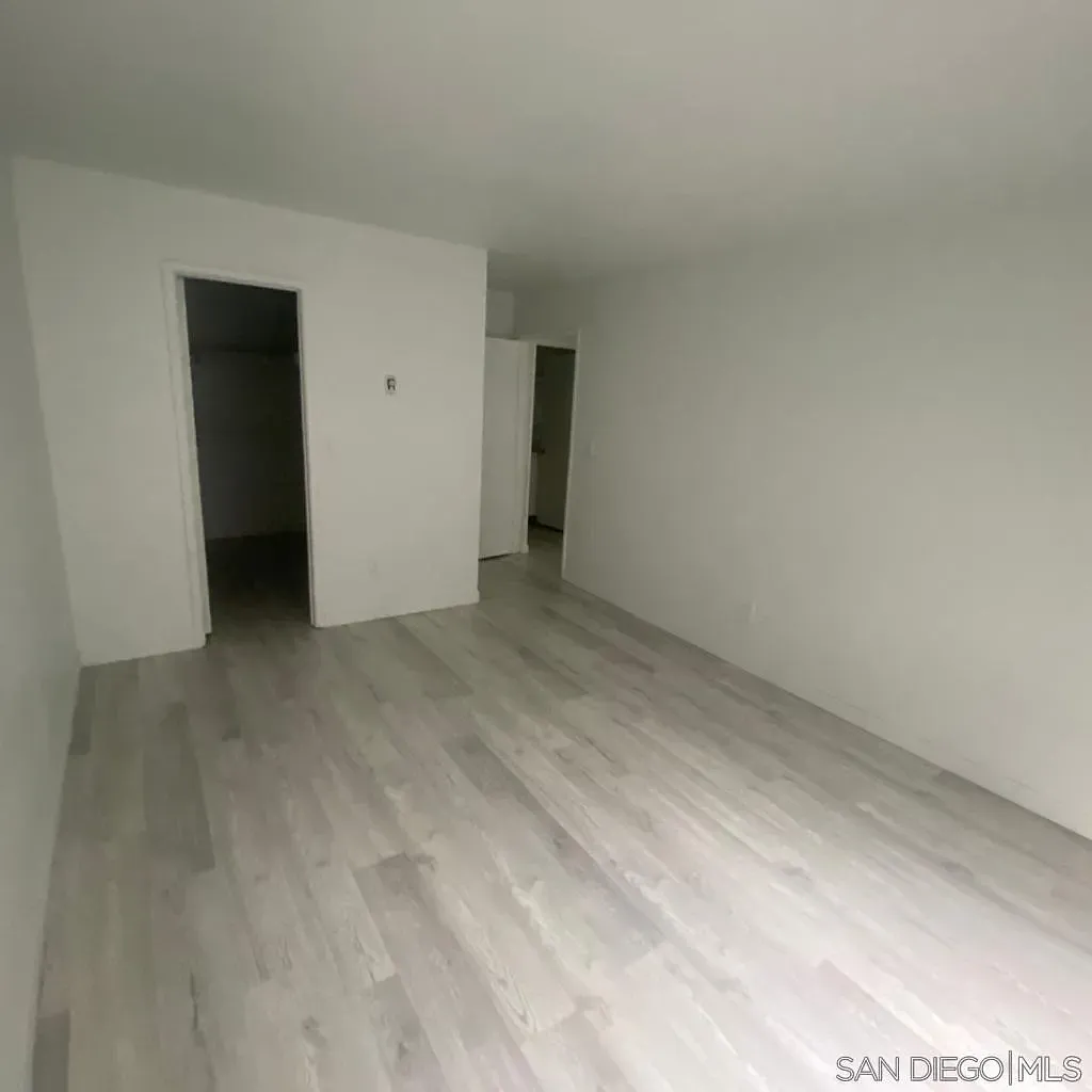2 bed, 1.0 bath, 980 sqft, $2,490 — Photo 3