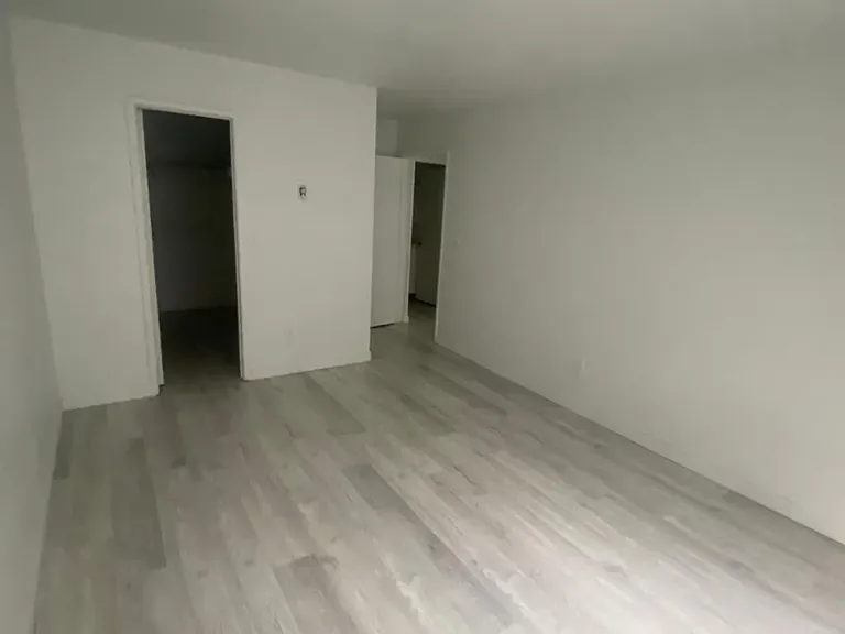 702 R Ave — Photo 3