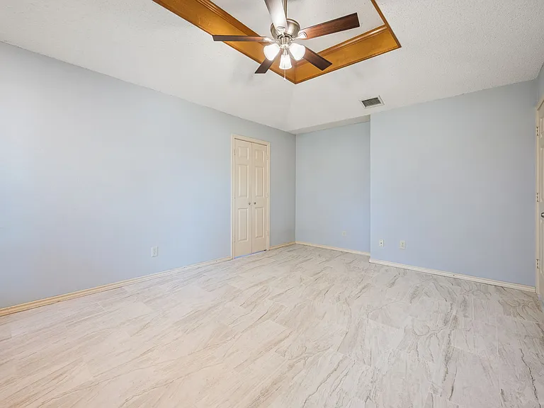 4203 Meadow Ridge Dr — Photo 5