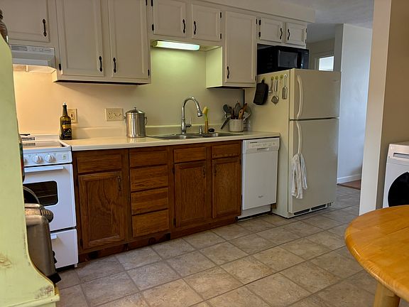 Dishwasher and in-sink disposal add to the convenience of this cozy apartment. Plenty of storage space for pantry and appliances.