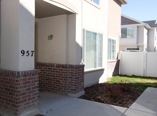 957 Chelsea Ln, North Salt Lake, UT 84054