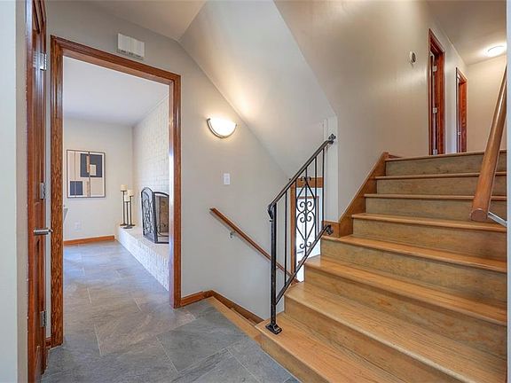 4th image of 10923 Lydia Ave