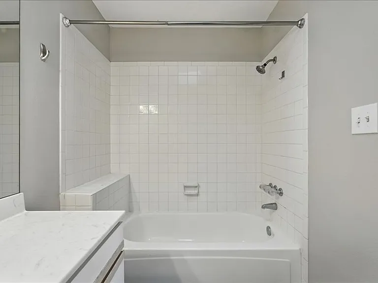 7901 Cockatoo Ln NE — Photo 18