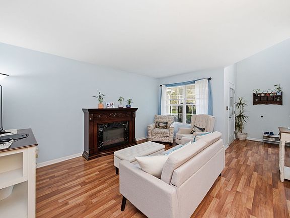 5th image of 2348 Woodhill Ct