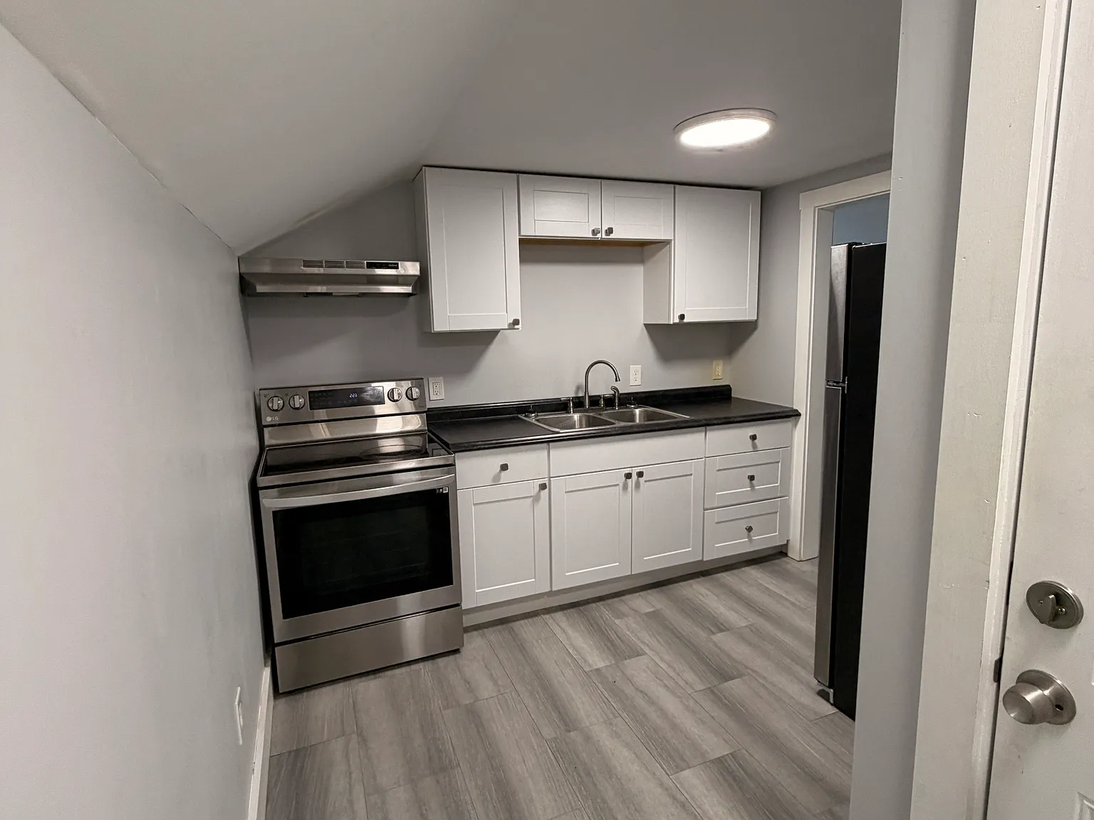 905 Ten Rod Rd — Photo 1
