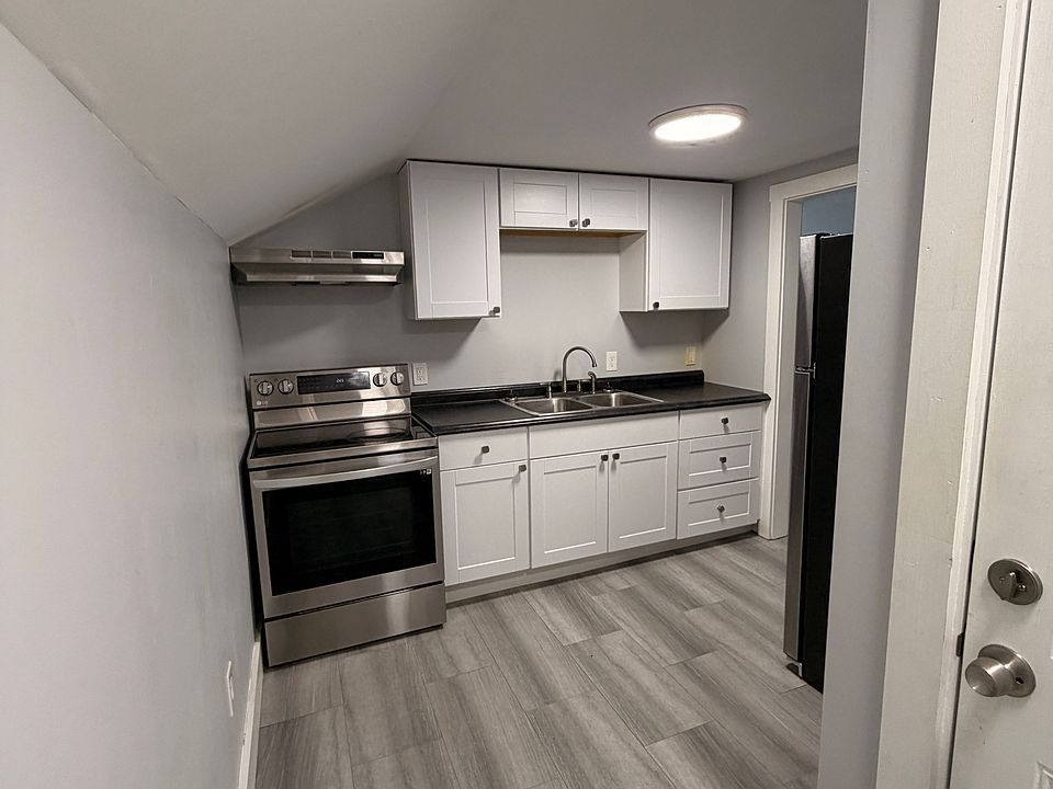 1st image of 905 Ten Rod Rd Floor 2