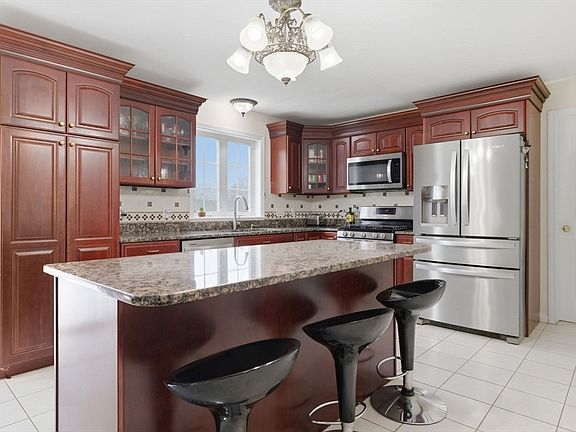 2nd image of 16 Windsor Rd