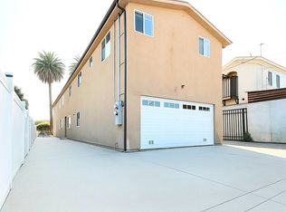 829 E 74th St, Los Angeles, CA 90001