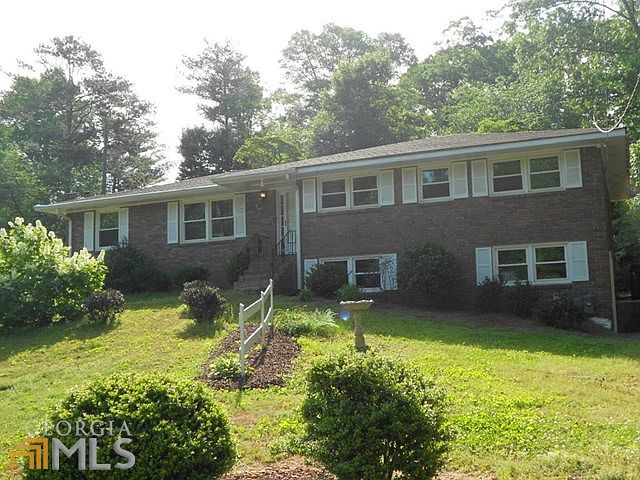 2nd image of 731 Brookline Dr SE