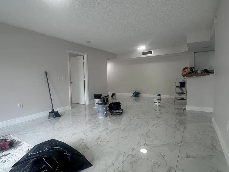 5011 Wiles Rd #207 — Photo 5