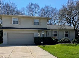 5356 Blue Bell Dr, Lyndhurst, OH