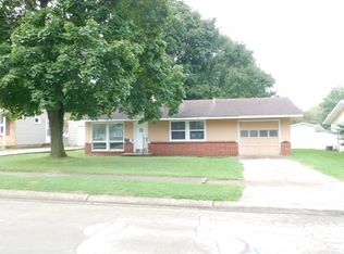 306 N Stewart Dr, Freeport, IL 61032