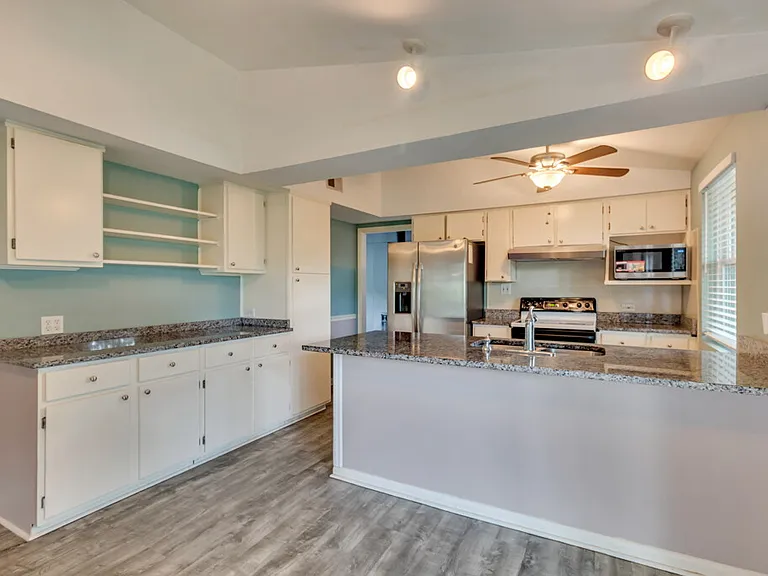 12444 Largo Dr — Photo 7