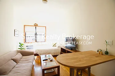 Rented by Street Realty Brokerage LLC